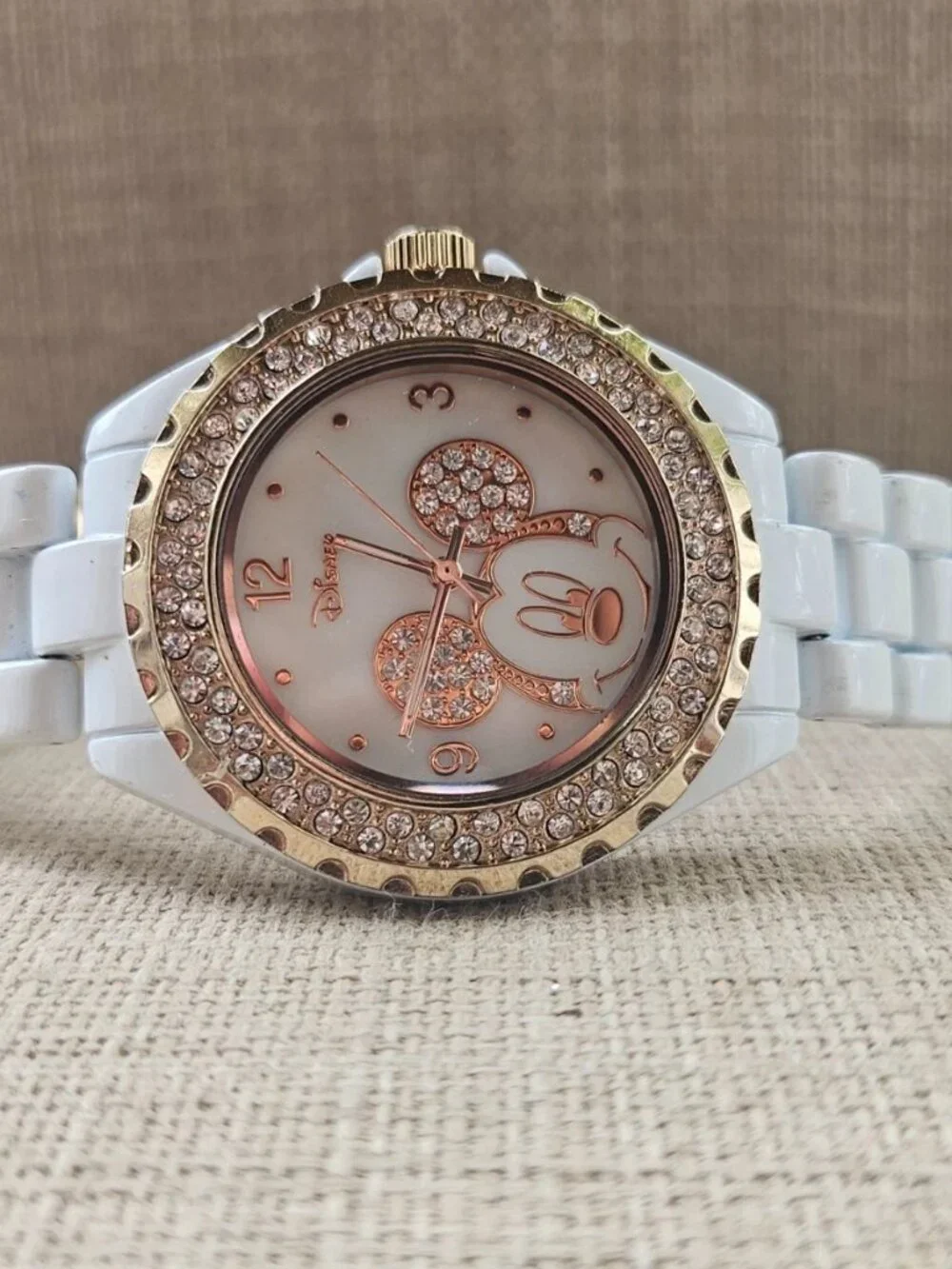 Disney Wristwatch Minnie Mouse Crystals Accent Bezel Analog Accutime Wrist Watch